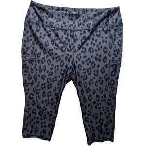 Torrid Women's Happy Camper Performance Core Capri Active Legging Sz 5 Gray Camo
